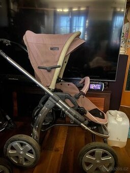 Prodám kočárek Icoo sporťák.