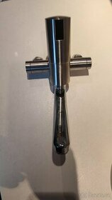 Automatická nástěnná vodovodní baterie Sanela SLU 12 BRK