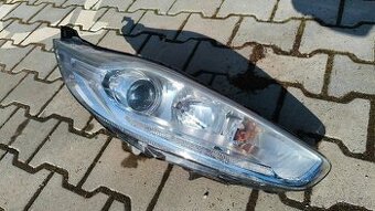 Přední světlo Ford Fiesta 2013 - 2017 pravé
