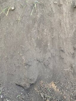 Zemina / hlína na dorovnání