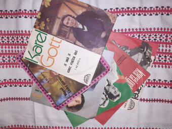 SP deska singly Karel Gott