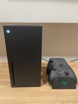 Xbox series x 1TB se dvěma ovladači, duální nabíječkou a hry