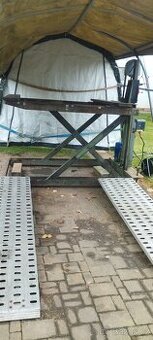 Hydraulický zvedák DDR