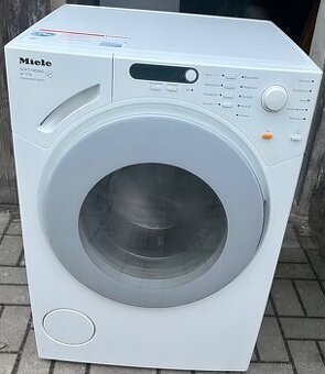 Automatická pračka