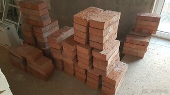 Nove nepouzite cihly 5,-