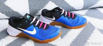 SÁLOVÉ BOTASKY - NIKE - vel.38