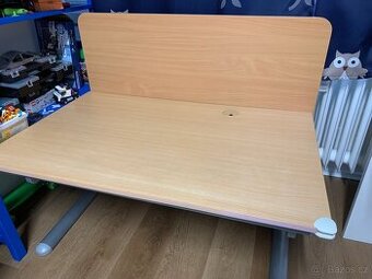 Dětský polohovatelný stůl