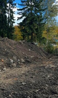 Daruji hlínu za odvoz