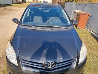 Prodám Toyota Auris 1.3VVT-i 73kW manuál.