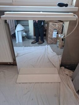 Koupelnové zrcadlo s osvětlením