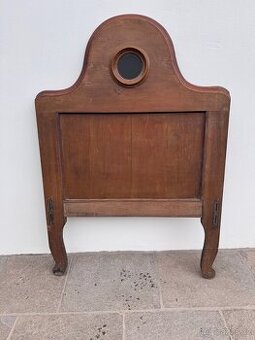 Staré čelo postele