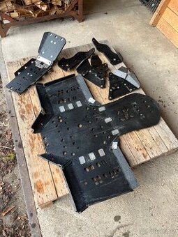 Kryt podvozku Can Am Outlander G2 (krátký)