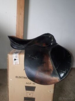 Starší sedlo s výměnnou komorou