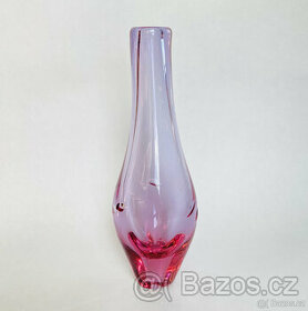 M. Klinger Tvarovaná váza, alexandritové hutní sklo