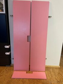 Růžová dvířka ke skřínce IKEA STUVA