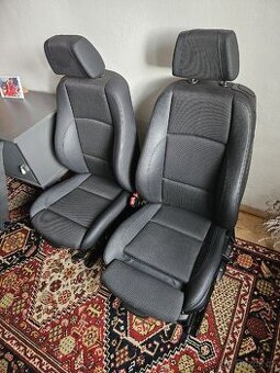 Sedadla BMW E82/E88 polokůže SUPER STAV