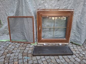 2ks Okno 85x87,5 síť, žaluzie, vnější parapet