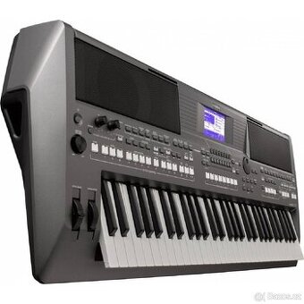 Yamaha PSR s 670