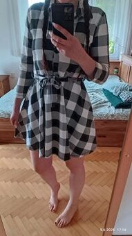 Dámské šaty vel.M