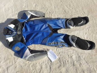 Moto kombineza Arlen Ness 52 L