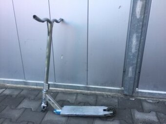 Skate koloběžka - rám
