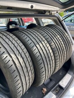 Pneu 215/55 r17
