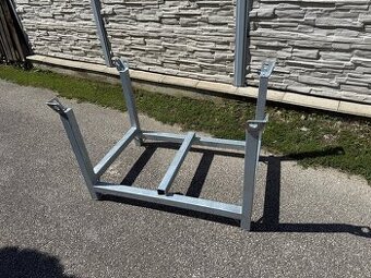 Nové pozinkované stohovateľné palety