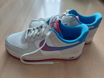 Nike Air Force 1 07 LV 8