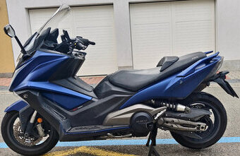 Kymco AK-550 touring maxiskútr