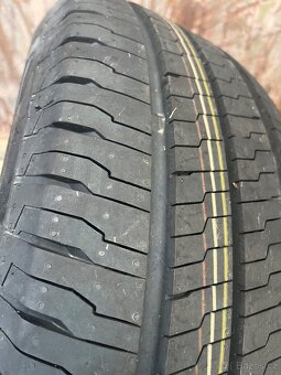 Nové, nepoužité 215/70 R15C