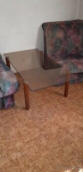 Kancelářský skleněný stůl