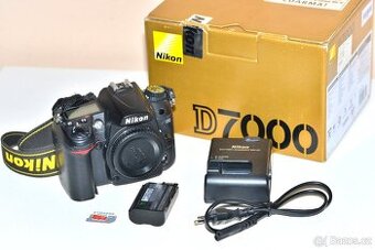 Nikon D7000 + příslušenství