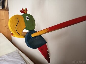 Dřevěný papoušek