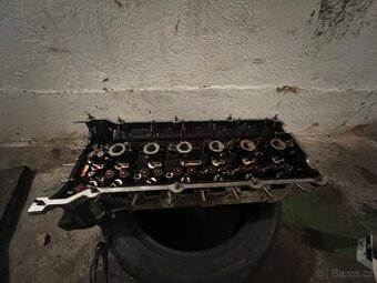 Hlava motoru BMW M52b25tu