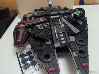 LEGO Star Wars Temný Falcon 75389 pouze stavba