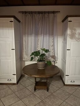 Starožitný stůl masiv