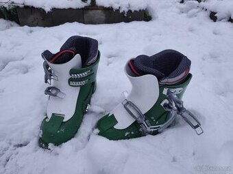 Rostoucí lyžařské sjezdové boty 26,5-28,5