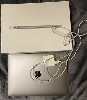 Apple MacBook Air (2020)