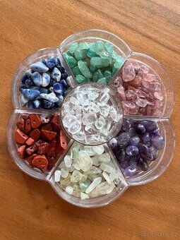 Sada krystalků s otvorem pro navlékání