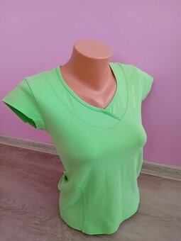 DÁMSKÉ TRIČKO S VÝSTŘIHEM- vel.S/M /zn.Benter