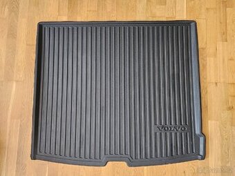 Originální plastová vana / koberec do kufru, volvo xc60