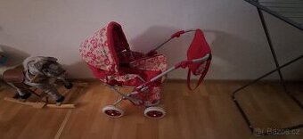 Kočarek na panenky + jídelní židlička