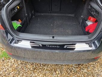 Ochranna lista na hranu kufra ŠKODA SUPERB 3 - čierna