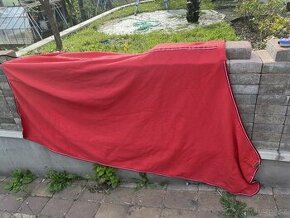 Červená odpocovací deka zn. Kentaur