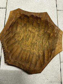Ručně vyrezavana drevena miska 30x30cm