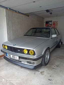 BMW e30 318is