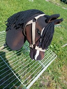 Virabeni ohlavek na hobby horse