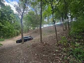 Stavební pozemek 1 528 m² u potoka – v chatařské osadě - 1