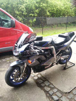 prodám GSXR 750 - 1