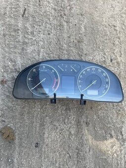 Škoda Superb 1 Budíky